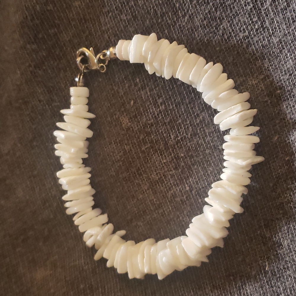 Puka Shell Bracelet - Picture 3 of 4
